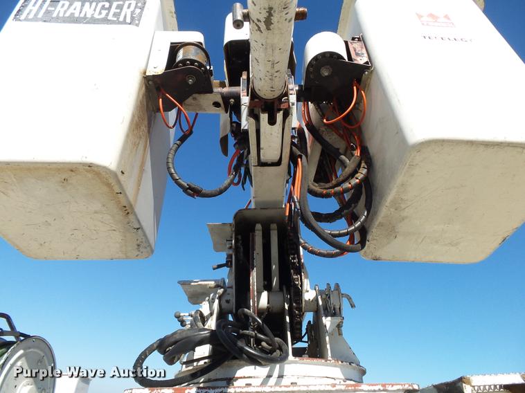 image for item K1092 1999 GMC C7500 bucket truck