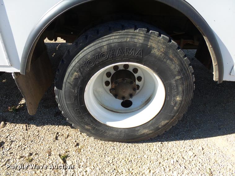 image for item K1092 1999 GMC C7500 bucket truck