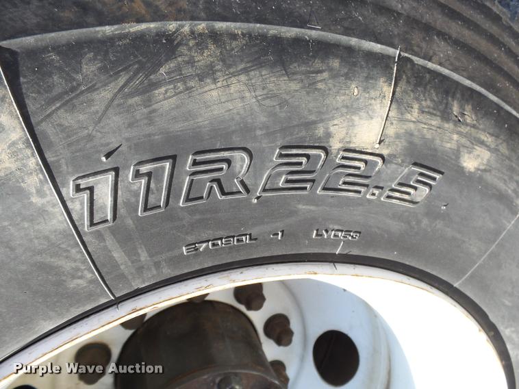 image for item K1092 1999 GMC C7500 bucket truck