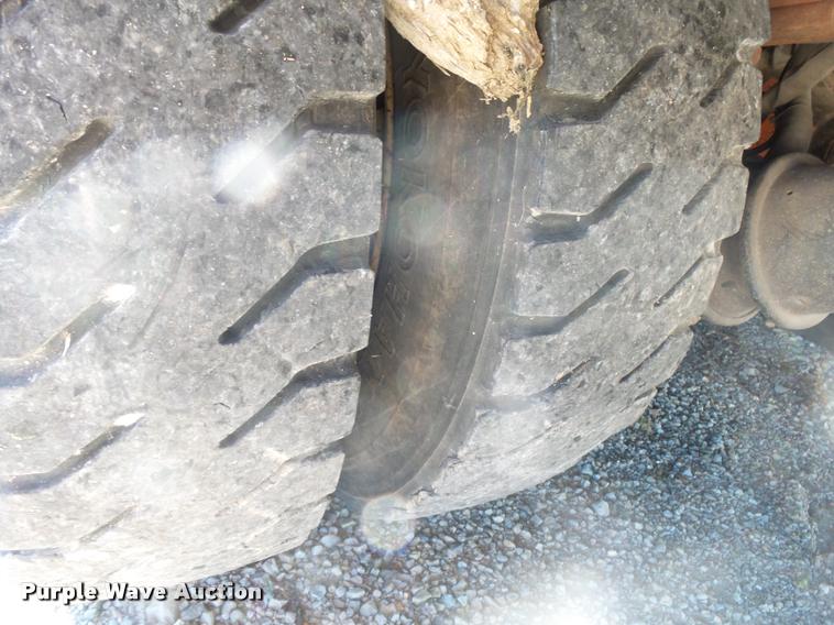 image for item K1092 1999 GMC C7500 bucket truck