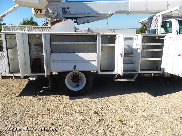 image for item K1092 1999 GMC C7500 bucket truck