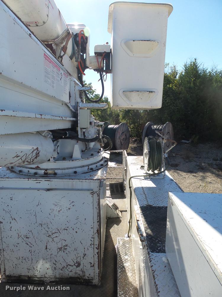 image for item K1092 1999 GMC C7500 bucket truck