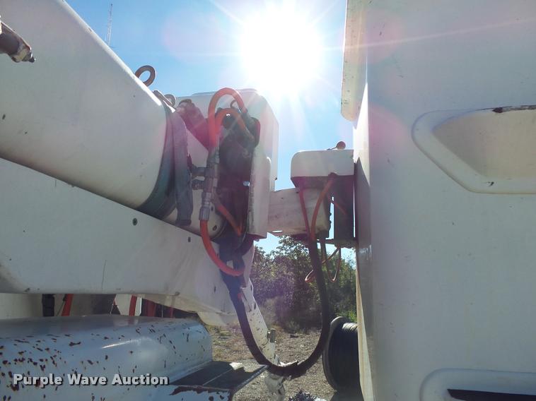 image for item K1092 1999 GMC C7500 bucket truck