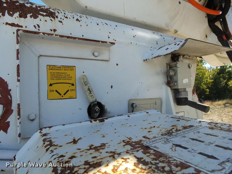 image for item K1092 1999 GMC C7500 bucket truck