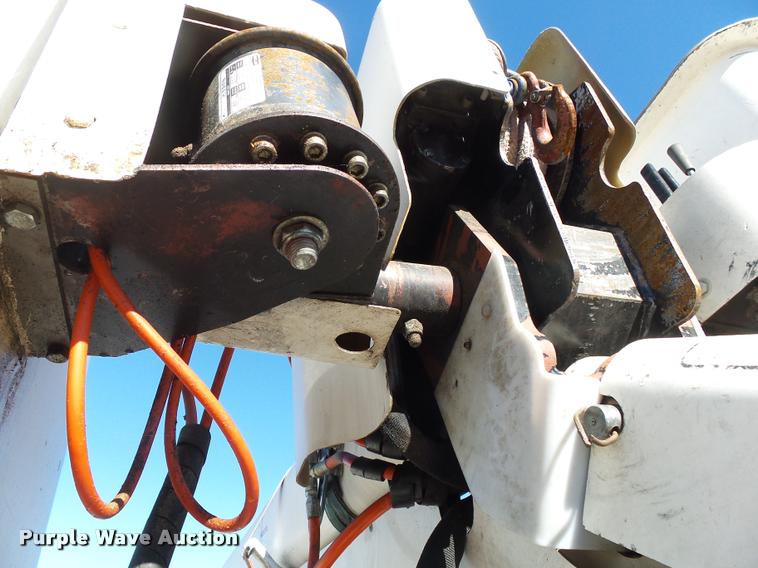 image for item K1092 1999 GMC C7500 bucket truck