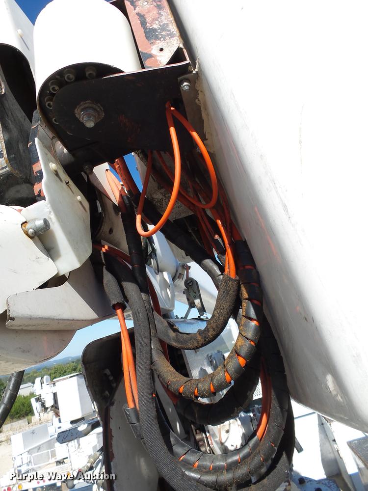 image for item K1092 1999 GMC C7500 bucket truck