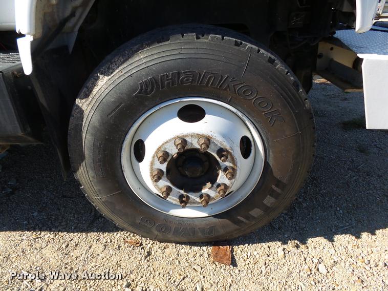 image for item K1092 1999 GMC C7500 bucket truck