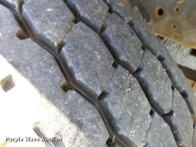 image for item K1092 1999 GMC C7500 bucket truck