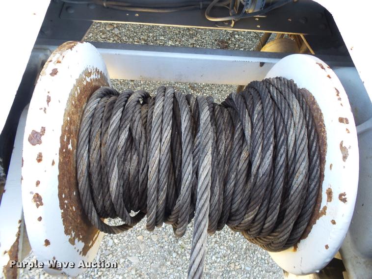 image for item K1092 1999 GMC C7500 bucket truck