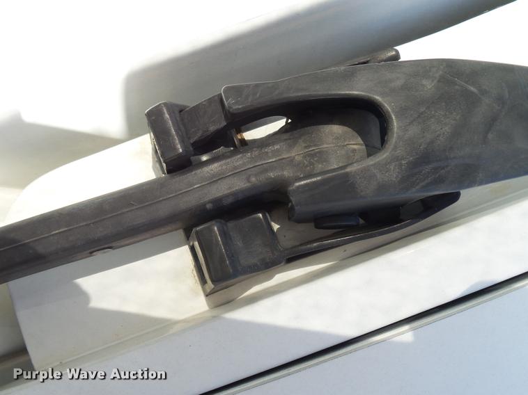 image for item K1092 1999 GMC C7500 bucket truck