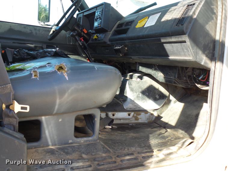 image for item K1092 1999 GMC C7500 bucket truck