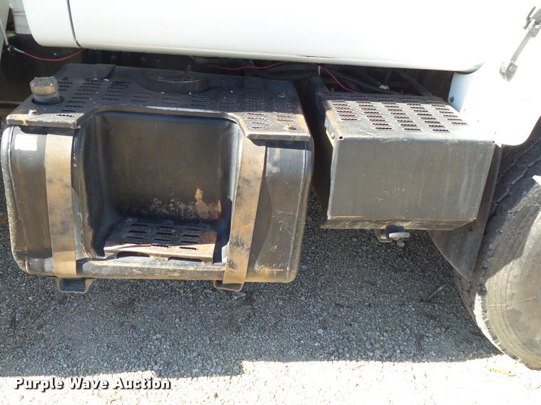 image for item K1092 1999 GMC C7500 bucket truck