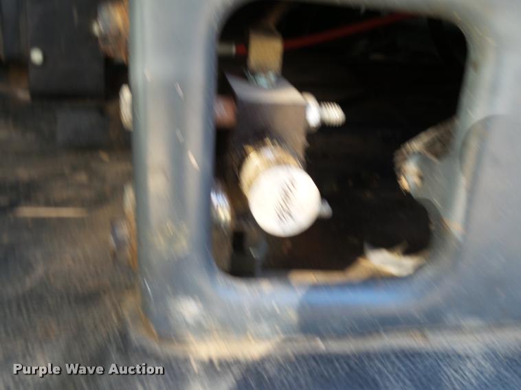 image for item K1092 1999 GMC C7500 bucket truck