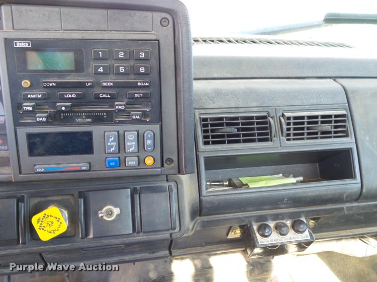 image for item K1092 1999 GMC C7500 bucket truck