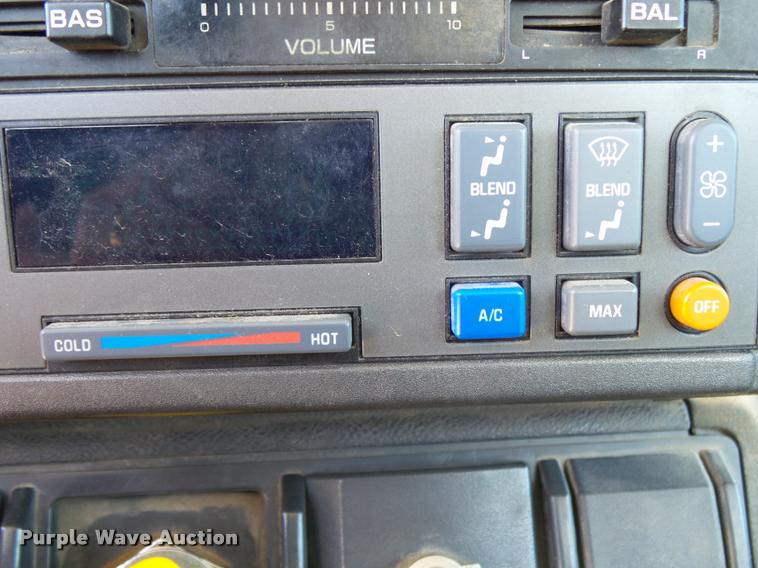 image for item K1092 1999 GMC C7500 bucket truck