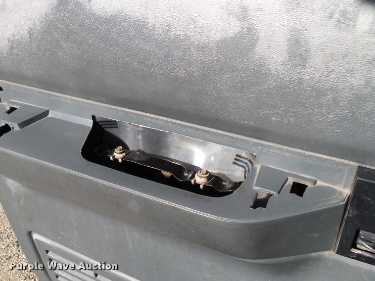 image for item K1092 1999 GMC C7500 bucket truck