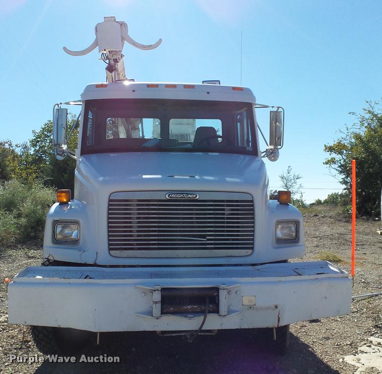 image for item K1093 2000 Freightliner FL80 pressure digger truck