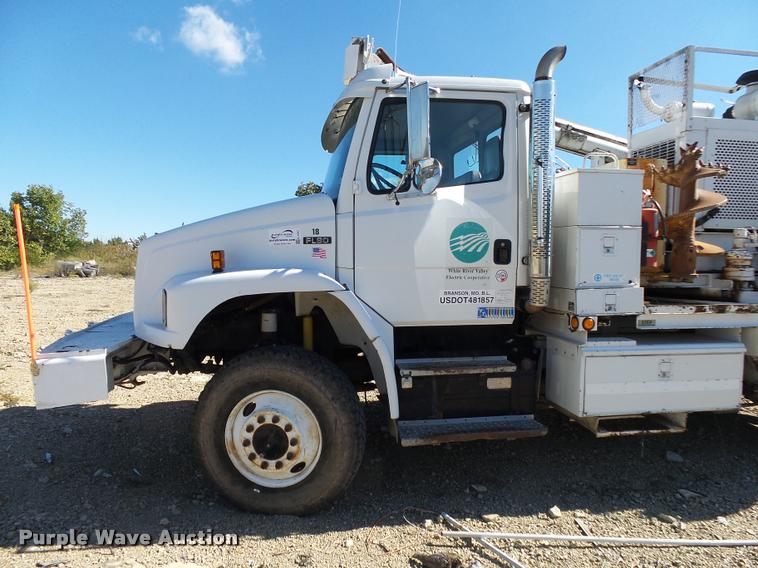 image for item K1093 2000 Freightliner FL80 pressure digger truck