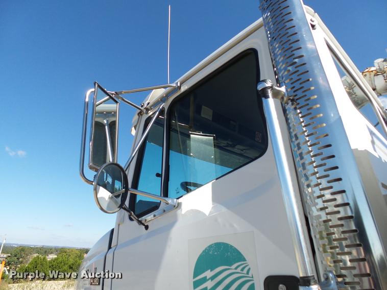 image for item K1093 2000 Freightliner FL80 pressure digger truck