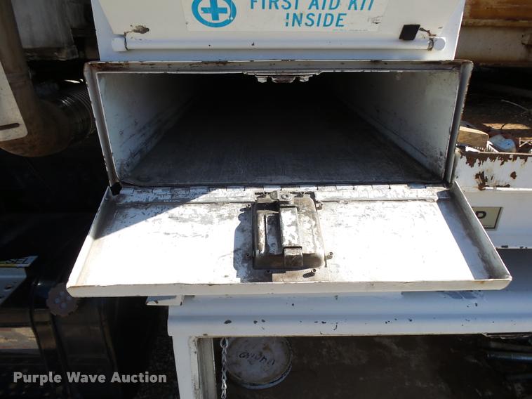 image for item K1093 2000 Freightliner FL80 pressure digger truck