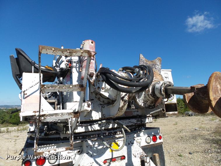 image for item K1093 2000 Freightliner FL80 pressure digger truck