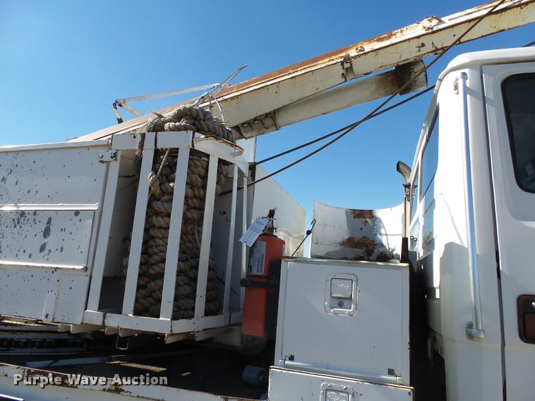 image for item K1093 2000 Freightliner FL80 pressure digger truck