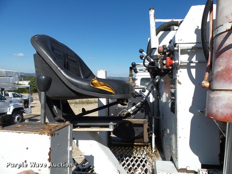 image for item K1093 2000 Freightliner FL80 pressure digger truck