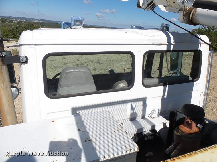 image for item K1093 2000 Freightliner FL80 pressure digger truck