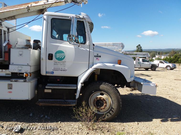 image for item K1093 2000 Freightliner FL80 pressure digger truck