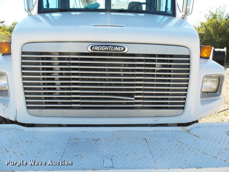 image for item K1093 2000 Freightliner FL80 pressure digger truck