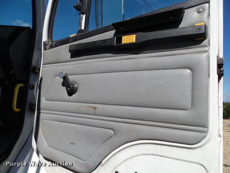 image for item K1093 2000 Freightliner FL80 pressure digger truck