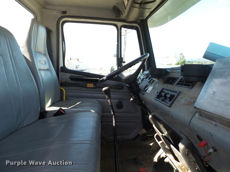 image for item K1093 2000 Freightliner FL80 pressure digger truck