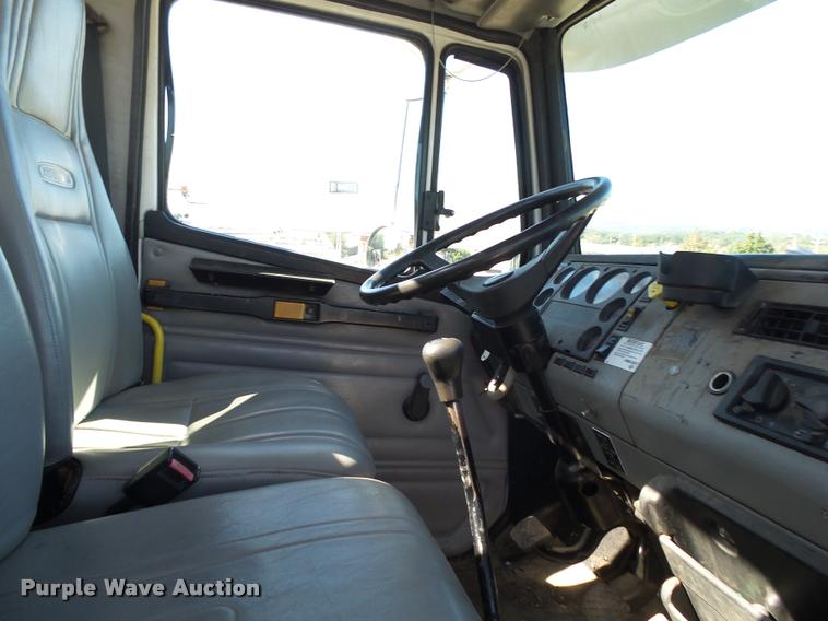 image for item K1093 2000 Freightliner FL80 pressure digger truck