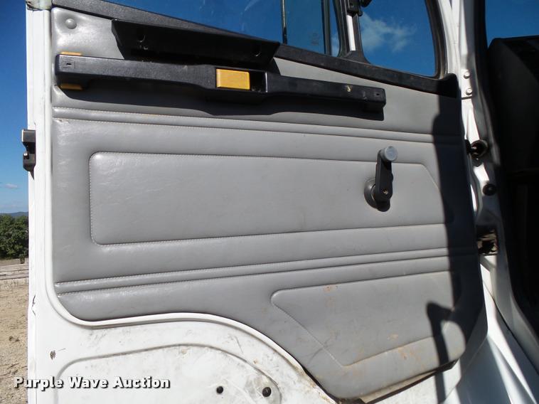 image for item K1093 2000 Freightliner FL80 pressure digger truck