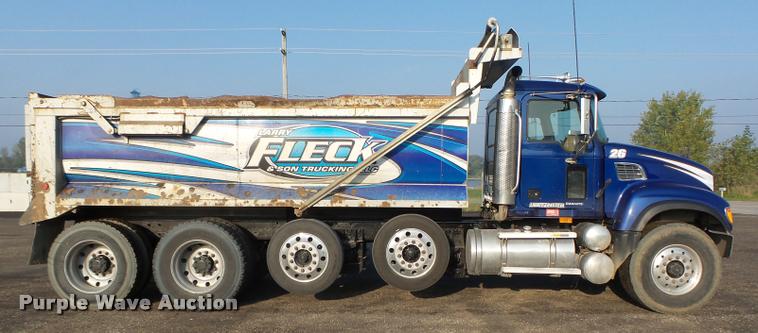 image for item K1477 2007 Mack CV713 dump truck