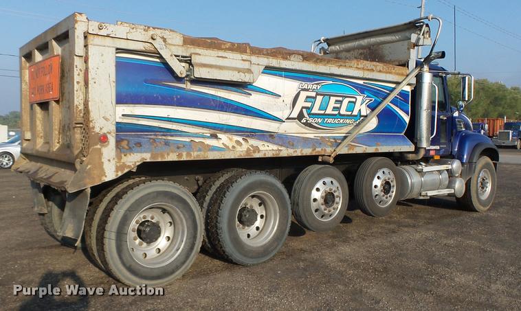 image for item K1477 2007 Mack CV713 dump truck