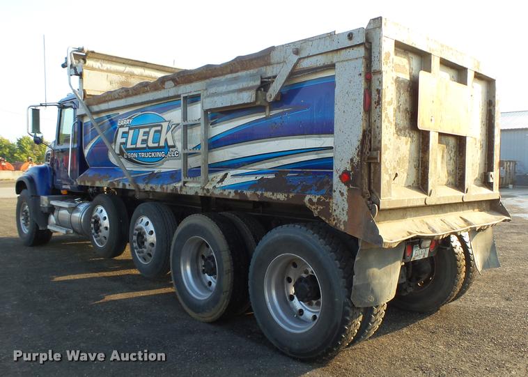 image for item K1477 2007 Mack CV713 dump truck