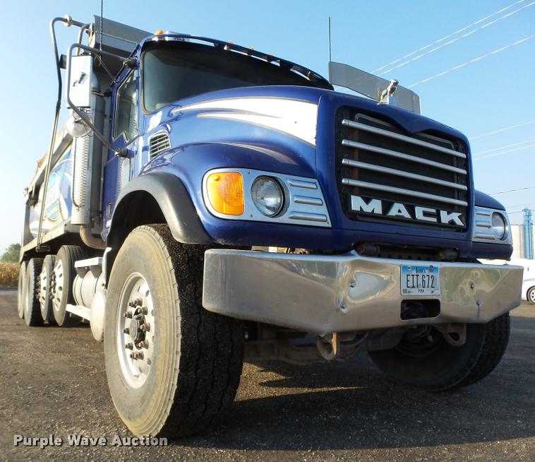 image for item K1477 2007 Mack CV713 dump truck