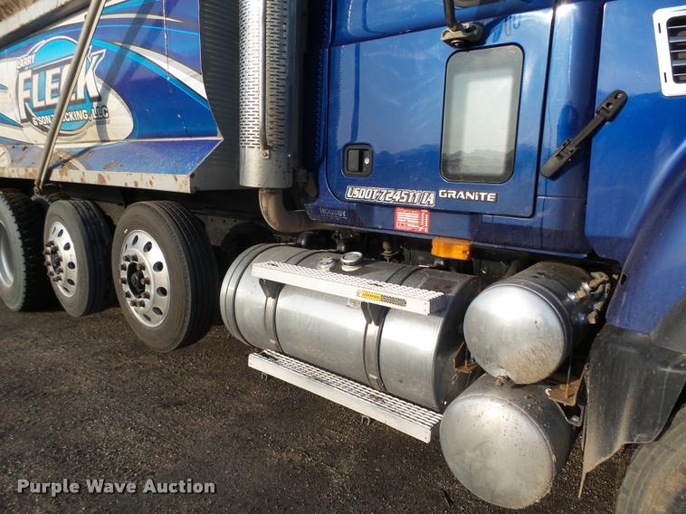 image for item K1477 2007 Mack CV713 dump truck