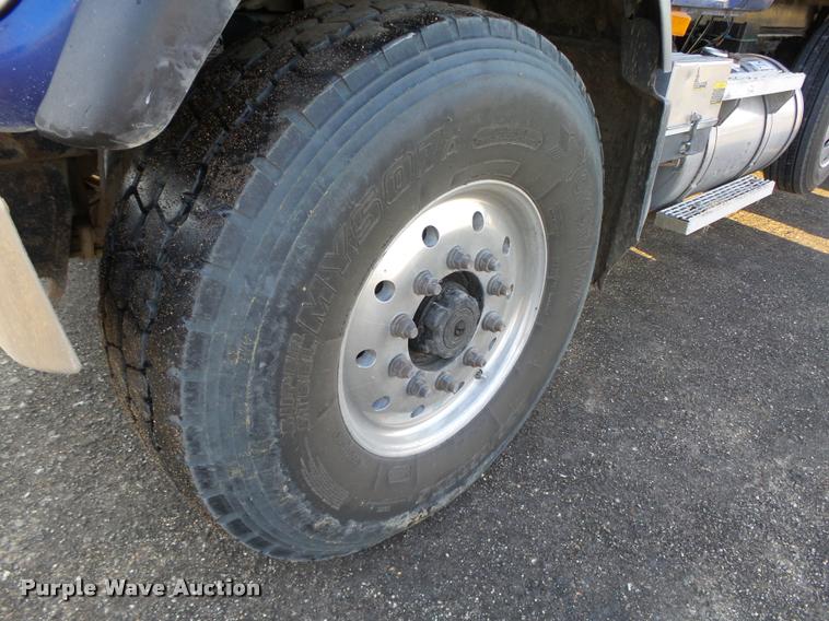 image for item K1477 2007 Mack CV713 dump truck