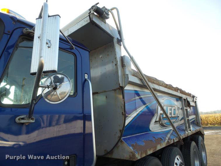 image for item K1477 2007 Mack CV713 dump truck