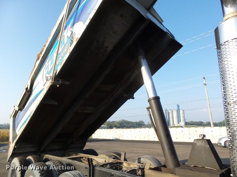 image for item K1477 2007 Mack CV713 dump truck