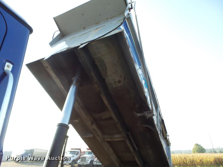 image for item K1477 2007 Mack CV713 dump truck