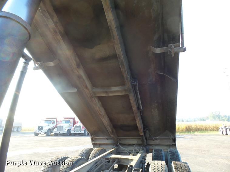 image for item K1477 2007 Mack CV713 dump truck