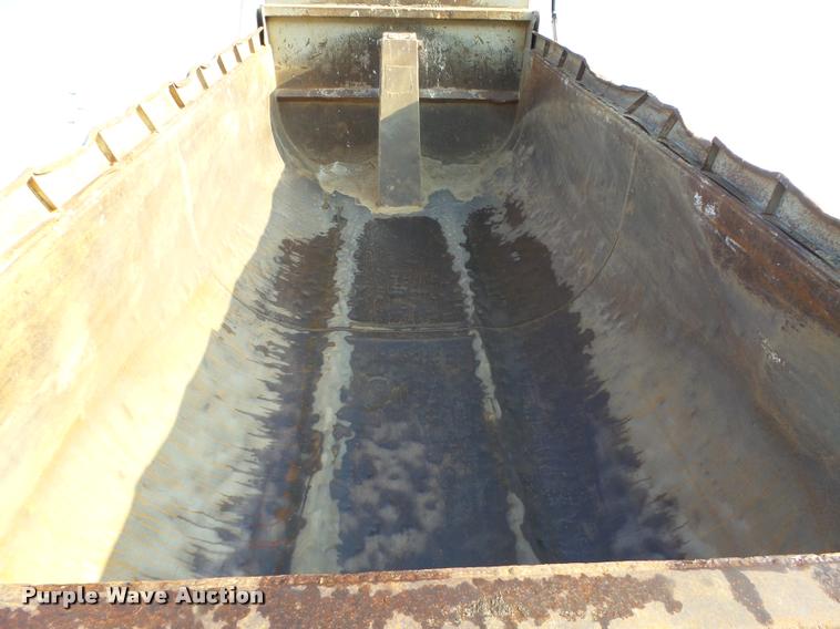 image for item K1477 2007 Mack CV713 dump truck