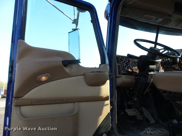 image for item K1477 2007 Mack CV713 dump truck