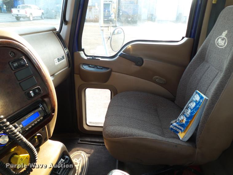 image for item K1477 2007 Mack CV713 dump truck