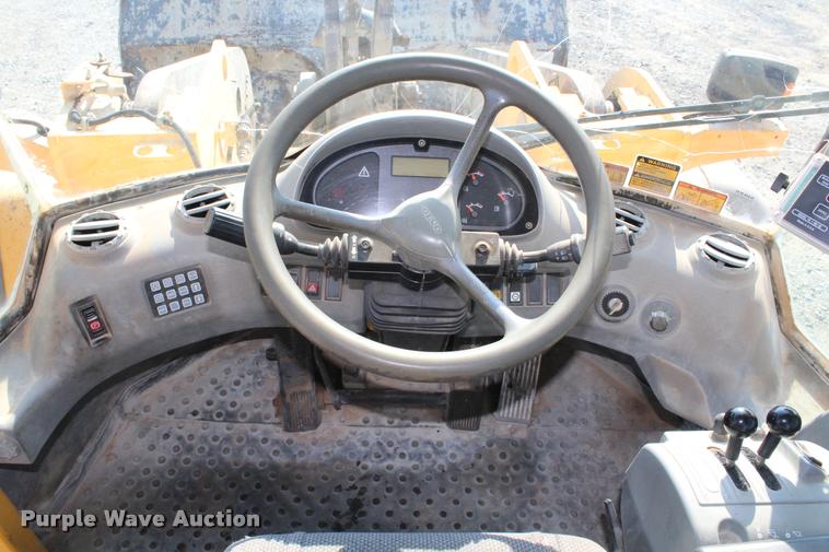 image for item K1949 2006 Volvo L110E wheel loader