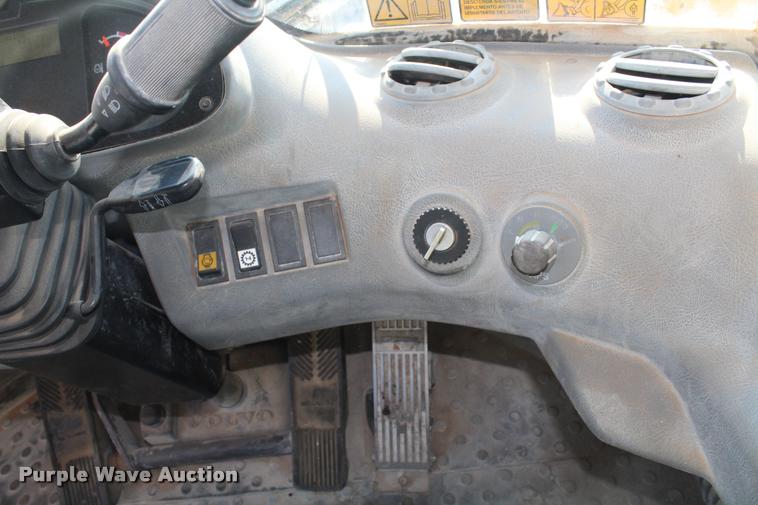 image for item K1949 2006 Volvo L110E wheel loader