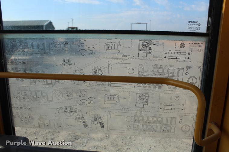 image for item K1949 2006 Volvo L110E wheel loader